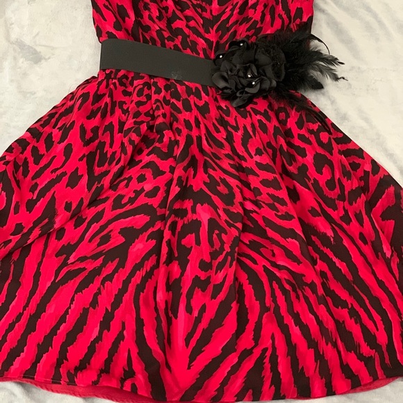 White House| Black Market Cocktail dress - Picture 2 of 3